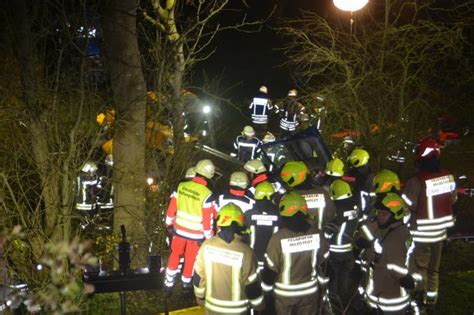 Schwerer Unfall Bei Simonsberg Junge Frau St Rzt Hang Hinab Shz