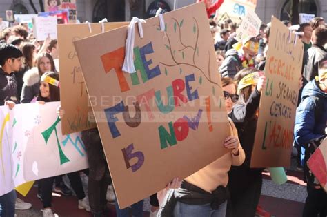 Fridays For Future I Giovani Bergamaschi Tornano In Piazza A Sostegno