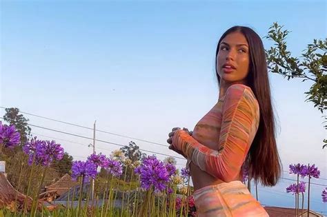 Netflix Too Hot To Handle Emily Faye Looks Sweet Like A Lollypop In Latest Sunny Snap MyLondon