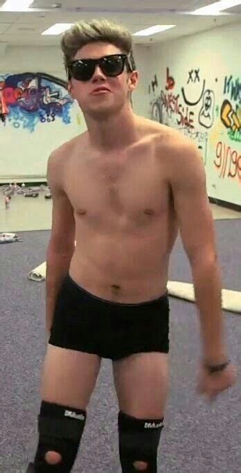 Here S A Picture Of Niall Half Naked D One Direction Pinterest