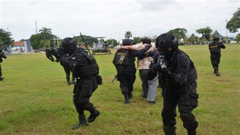 Kehebatan Pasukan Berlambang Kalajengking Hitam Kostrad Yang Akan