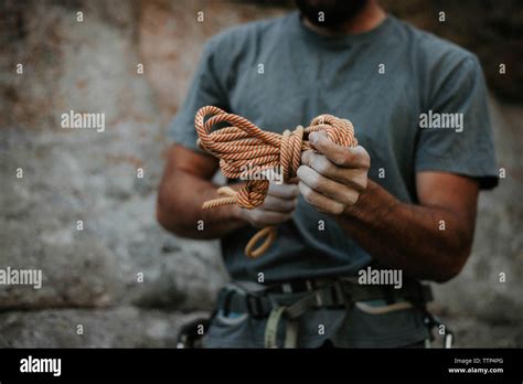 Rope Tying Hi Res Stock Photography And Images Alamy