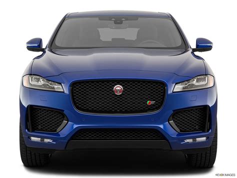 New Jaguar F Pace 2019 20t Portfolio 300 Ps Photos Prices And Specs In Oman