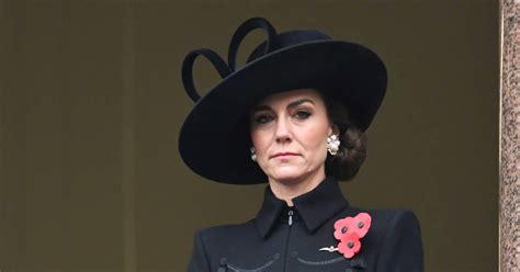 La Elegancia De Kate Middleton En El D A Del Recuerdo Con Su Abrigo