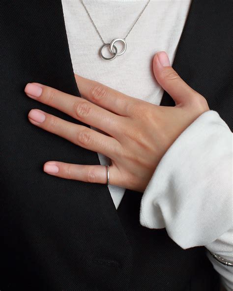 Las Naked Nails Son Todo Lo Que Necesitas Para Lucir Un Estilo Natural Y Sofisticado Glamour