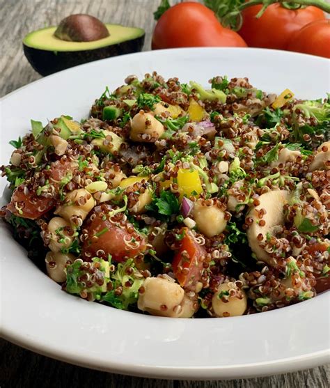 Simple Quinoa Salad With Lemon Dressing