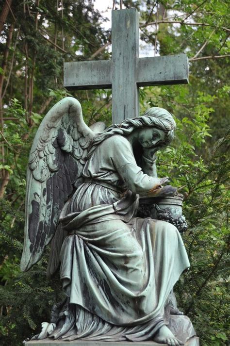 Angel Angel Frankfurt Hauptfriedhof Engel Mit Kreuz Engelstatuen