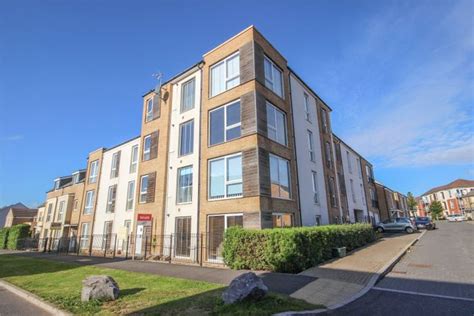 Property For Sale In Eighteen Acre Drive Patchway Bristol Bs34 Buy