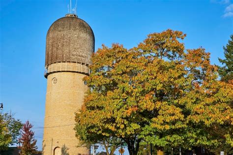 Premium Photo Historic Ypsilanti Water Tower Amid Autumn Foliage At