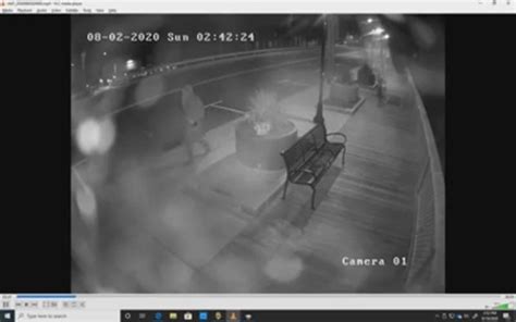 Video Easthampton Police Seeking Help To Identify Person Wwlp