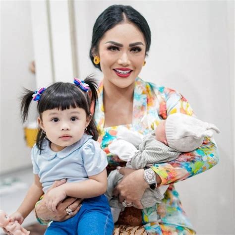 8 Foto Baby Azura Anak Kedua Aurel Dan Atta Halilintar Terungkap