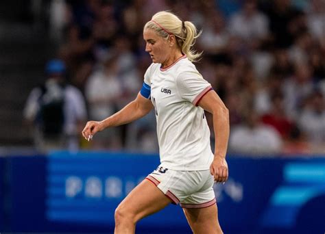 Emily Sonnett Hot Photos Boyfriend Salary Net Worth 2025