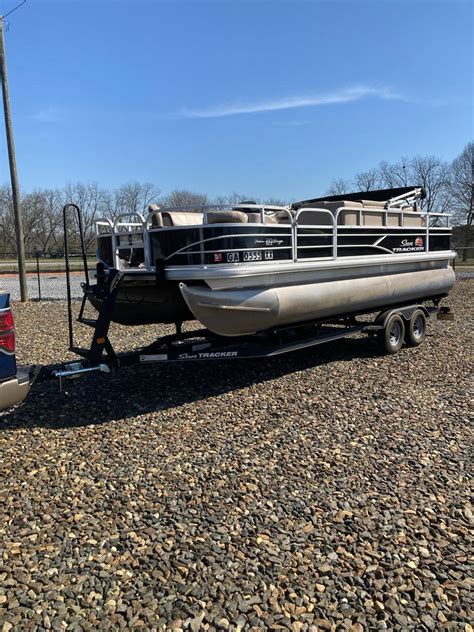 Used 2018 Sun Tracker Fishing Barge 20 DLX 30501 Gainesville Boat Trader