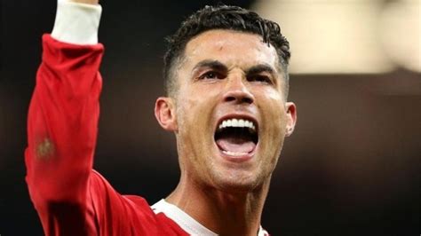 Cristiano Ronaldo Celebra Virada Do Manchester United Estamos Vivos