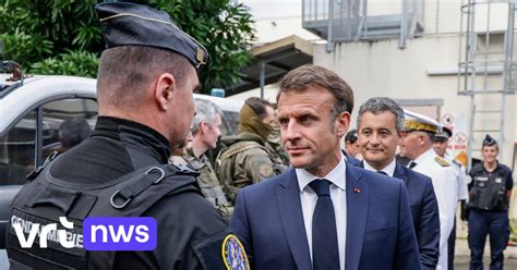 Franse President Macron Bezoekt Nieuw Caledoni En Roept Op Tot Vrede