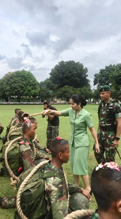 HUT TNI 7 Potret Annisa Pohan Saat Menjadi Istri Prajurit