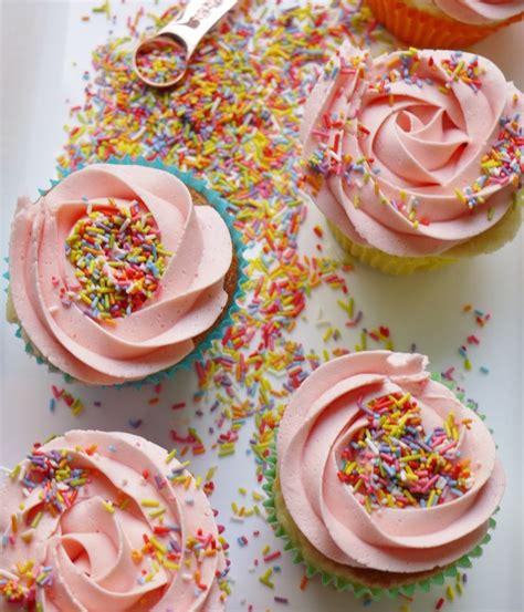 Vanilla Rainbow Sprinkle Cupcakes Sprinkle Cupcakes Rainbow