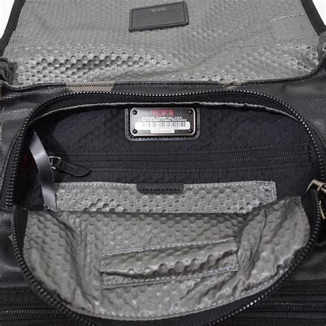 Yahooオークション 極美品 トゥミ Tumi Alpha Bravo Beale 拡張型