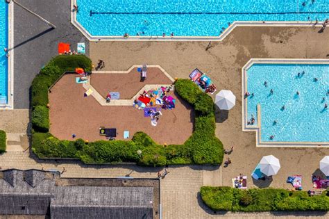 Luftaufnahme Kamen Wasserrutsche Am Schwimmbecken Des Freibades