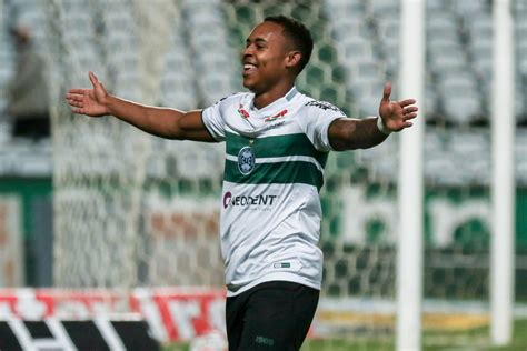 Igor Paixão Supera Desconfiança No Coritiba E Passa A Ser Decisivo Na