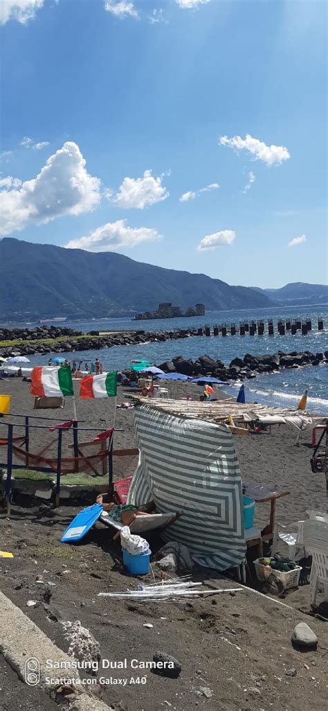 Galleria Torre Annunziata Divieto Di Balneazione Ignorato A