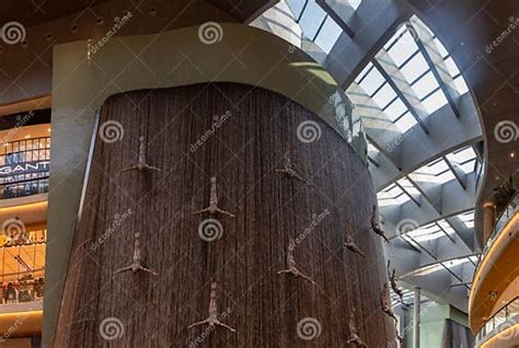 Dubai Mall Waterfalls Editorial Stock Photo Image Of Center 309346423