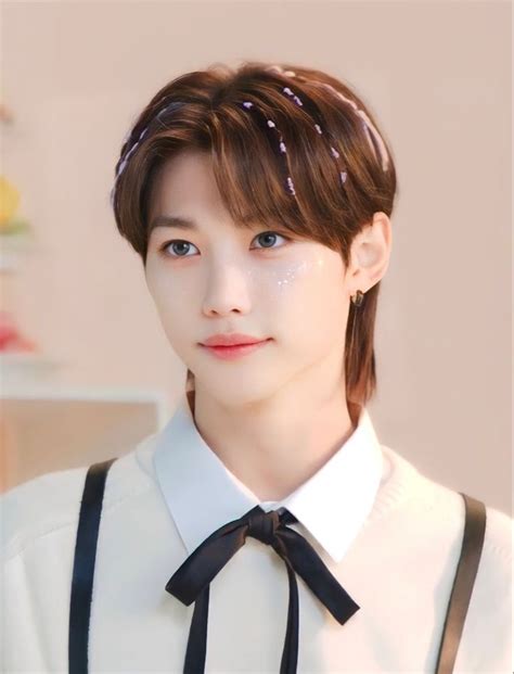 skz straykids felix felixlee 이용복 필릭스 en 2023 Imagenes de togas