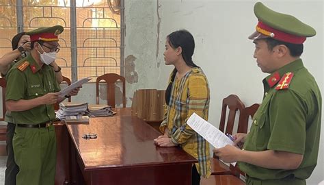 Đề nghị truy tố hot girl Tina Dương hai tội danh