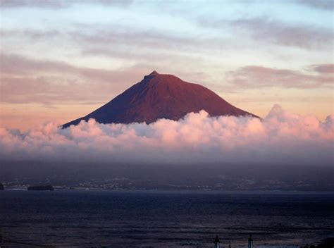 Volcanoes and geothermal energy