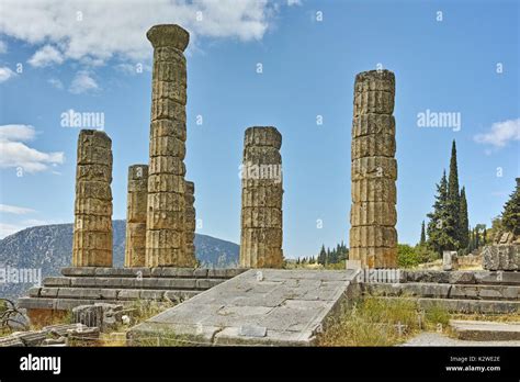 El Templo De Apolo En Griego Antiguo Sitio Arqueol Gico De Delfos