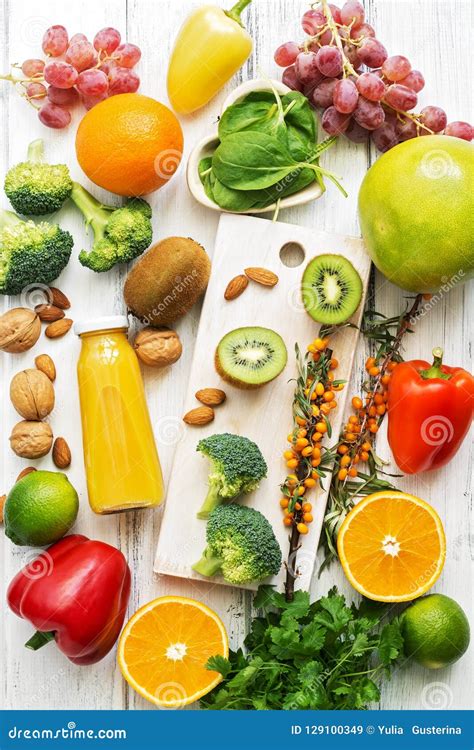 Foods High In Vitamin C Fruits Vegetables Nuts Greens Citrus