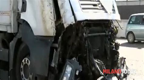 Incidente Sulla Padana Superiore A Magenta Coinvolto Anche Un Camion