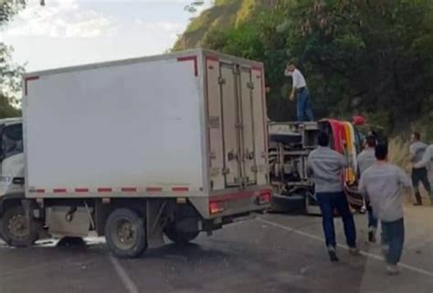 Accidente En La Vía Girardot Melgar Dejó 20 Personas Heridas Bluradio