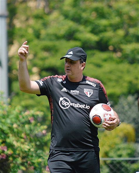 Alisson Rogério Ceni faz testes para a estreia no Campeonato Paulista