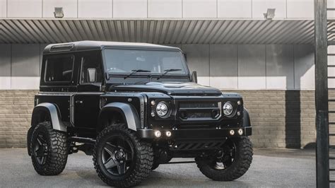 Kahn Design Land Rover Defender D90 Vanguard Edition