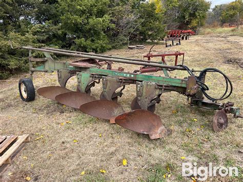 Oliver 565 4 16 Semi Mounted Moldboard Plow Bigiron Auctions