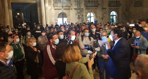 Disordini Durante La Manifestazione Anti Dpcm A Siracusa La Digos