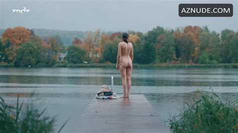 VICTORIA FINDLAY Nude AZNude