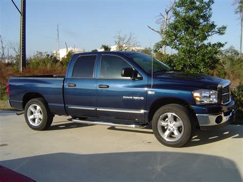 Dodge Ram 1500 Slt Laramie Quad Cabpicture 1 Reviews News Specs Buy Car