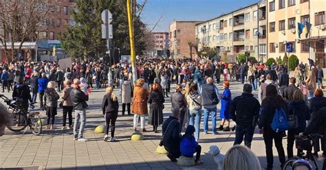 Tuzlaci na ulicama traže ostavke zbog ubistva Amre Kahrimanović Da