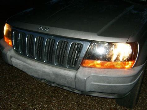 Jeep Grand Cherokee Headlight Bulb Replacement