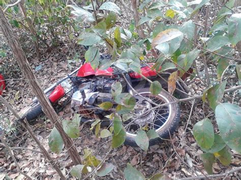 Moto Furtada Encontrada Abandonada Em Matagal Na Lagoa De S O Francisco