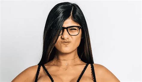 Instagram Mia Khalifa Reta La Censura Y Genera Propuestas Indecentes