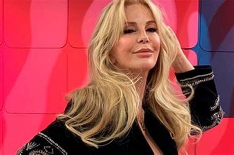 Graciela Alfano muy hot con un actor que tiene años menos que ella