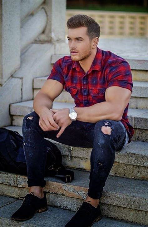 18 Cool Ripped Jeans Outfit Ideas For Men