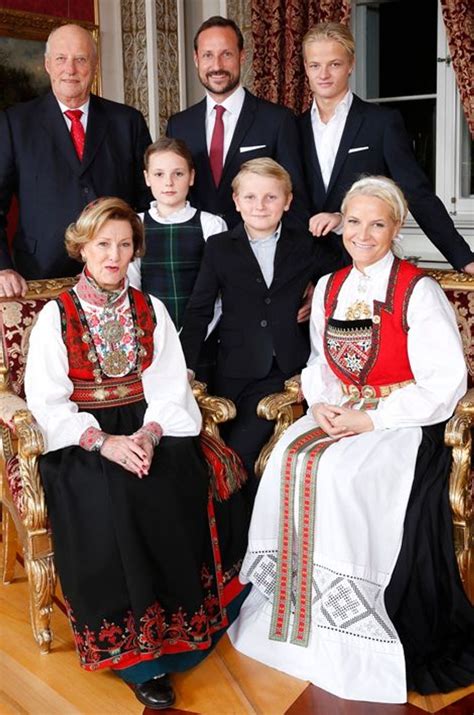 Photos Famille royale de Norvège Mette Marit et Sonja en famille et