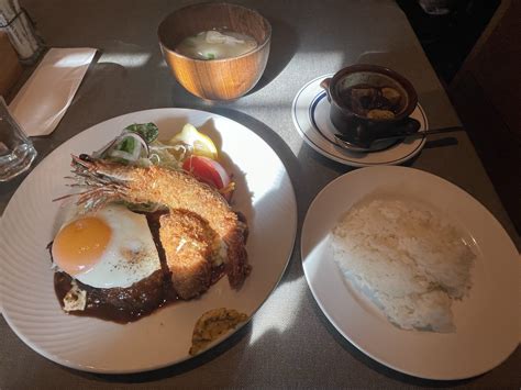 【元町】『洋食 クアトロ』 行列に並んでも食べたい神戸の洋食屋さん