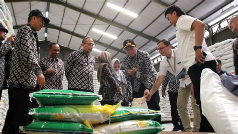 Jelang Idul Adha 1445 H Pj Bupati Brebes Pastikan Ketersediaan Beras