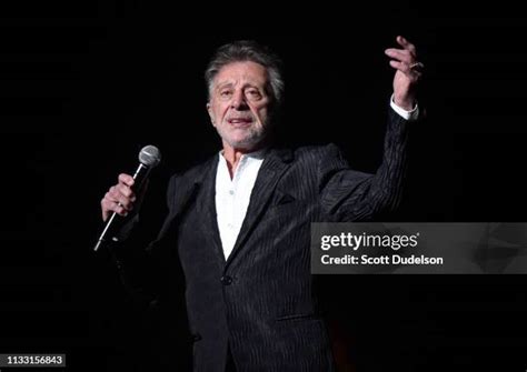 Frankie Valli Photos Photos And Premium High Res Pictures Getty Images