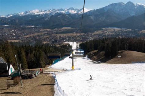 Sulle Alpi E Sugli Appennini Nevica Sempre Di Meno E Gli Sciatori Si